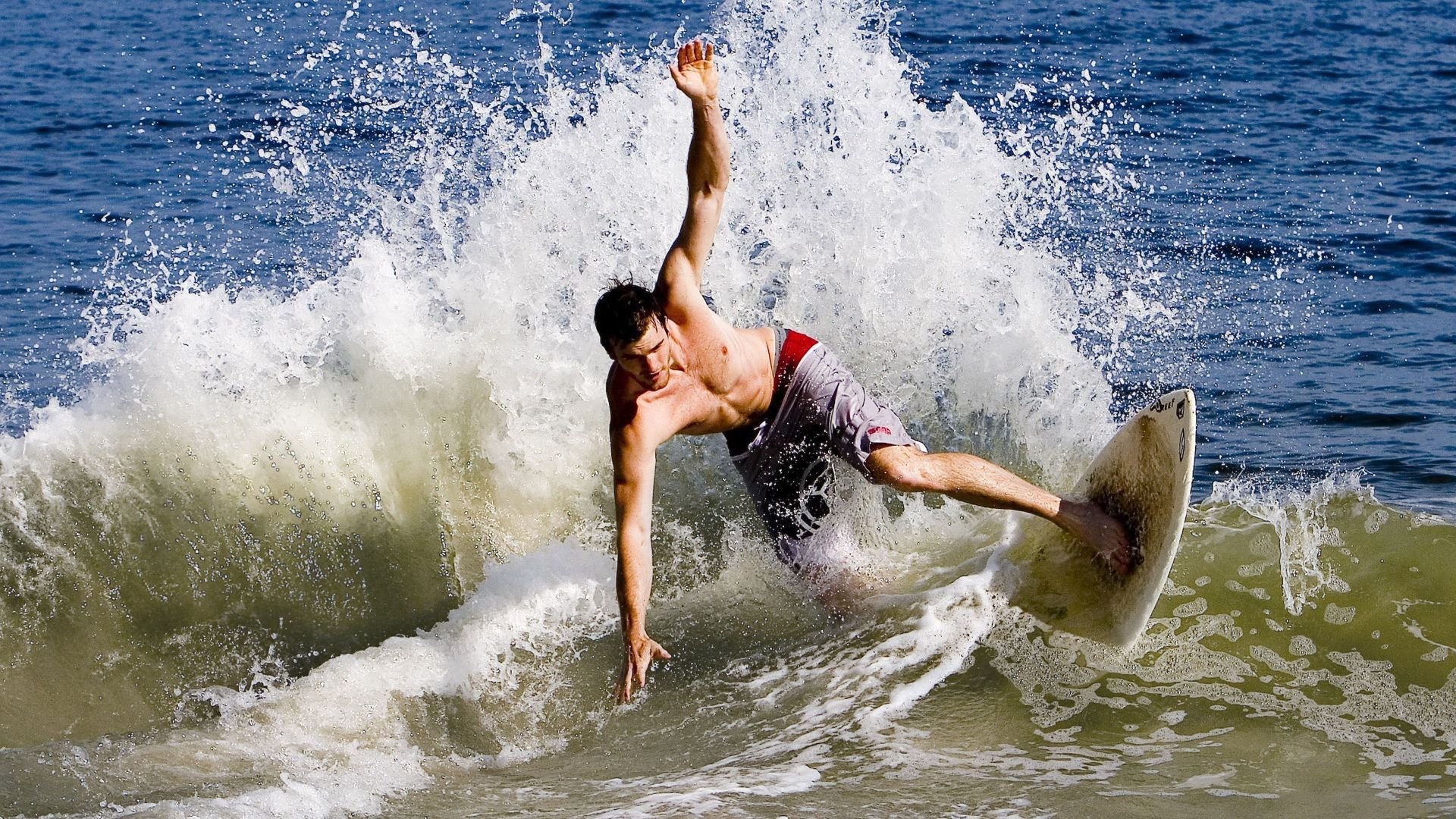 西甲：莱万特3-3战平比利亚雷亚尔，场面激烈不落下风，莱万特vs